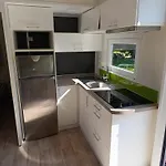 مكان تخييم Tiny House Des Amis Érezée