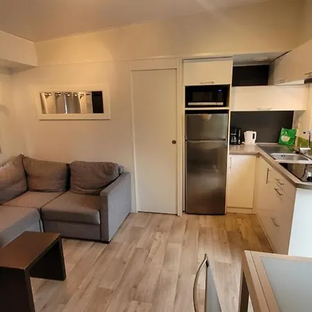 مكان تخييم Tiny House Des Amis Érezée