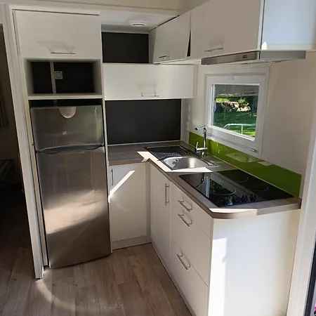 Kemp Tiny House Des Amis Érezée