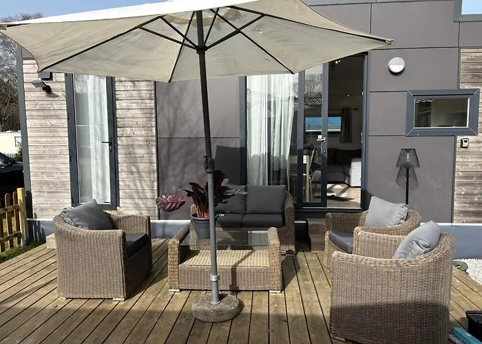 Tiny House Des Amis * Érezée